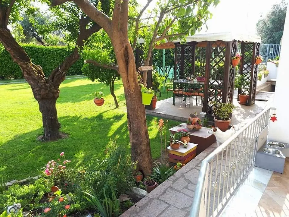 L' Oasi Di Elisa Apartment Massa  Italy