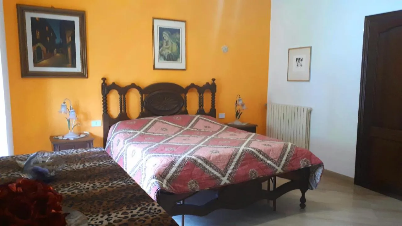 L' Oasi Di Elisa Apartment Massa