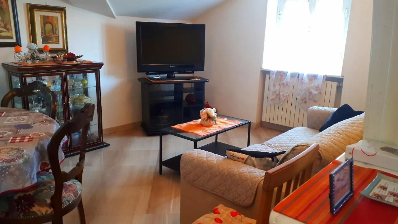 L' Oasi Di Elisa Apartment Massa  Italy