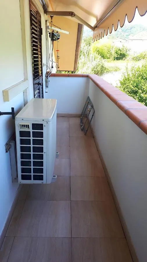 L' Oasi Di Elisa Apartment Massa